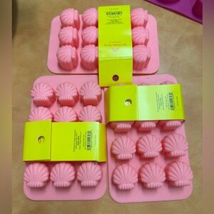 Pink Shell-Shaped Silicone Ice Cube Trays - Set of Three